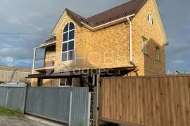 Дом 204 м² с облагороженным земельным участком 6,8 соток