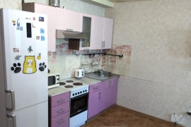 Продается однокомнатная квартира 45,8 кв.м. в спальном районе города.