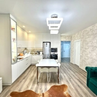 2-к. квартира, 82,4м², 6/9 эт.