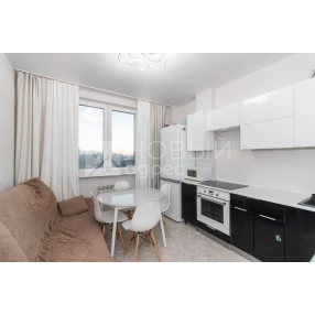 Продается 2-комн. квартира, 60 м²

