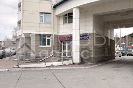 Продается коммерческое помещение в центре города.
